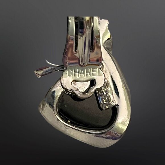 Vintage Charel Black/Silver Costume Jewelry Clip On Earrings B13 - Picture 2 of 4